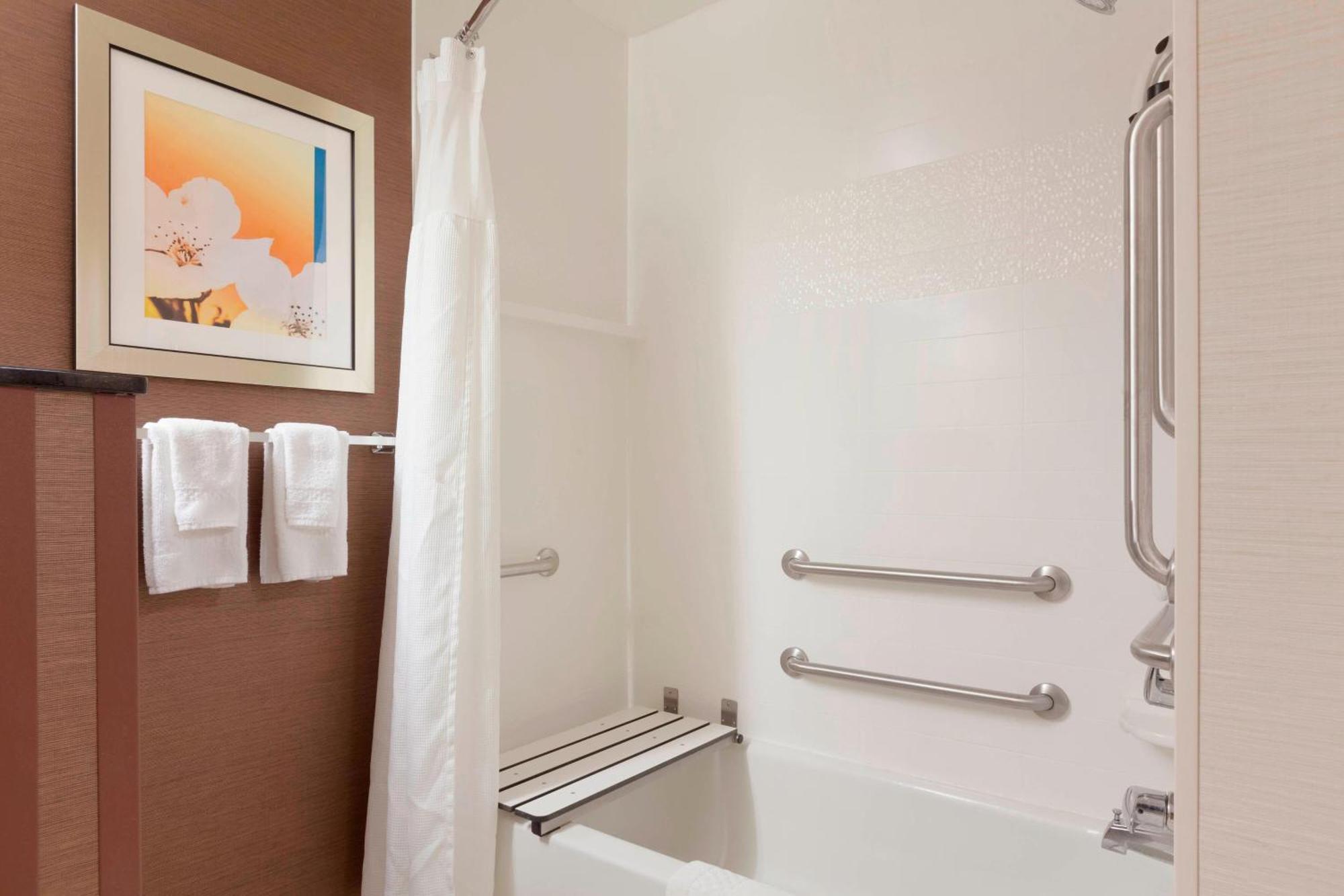 Fairfield Inn & Suites לונגוויו מראה חיצוני תמונה