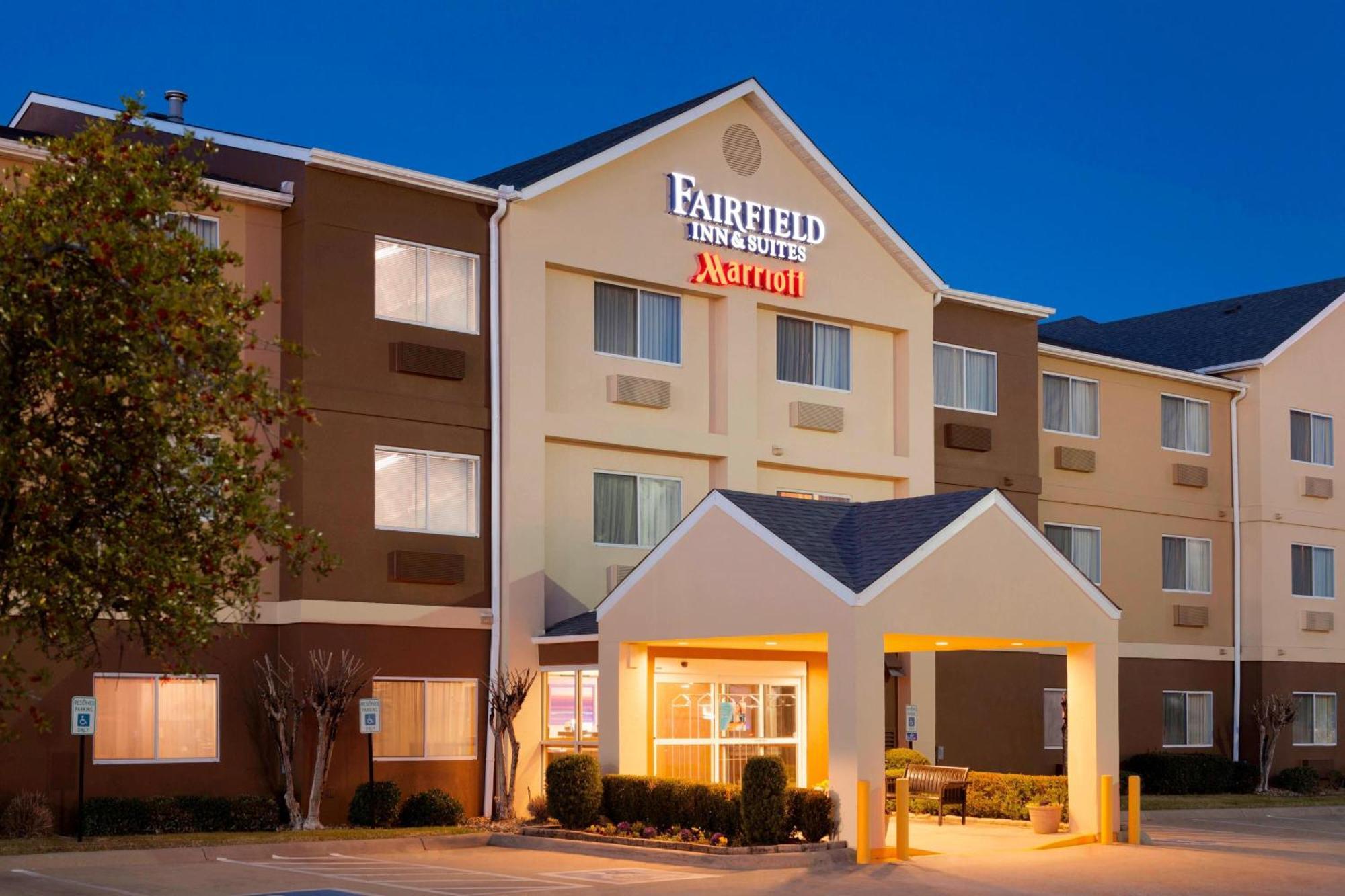 Fairfield Inn & Suites לונגוויו מראה חיצוני תמונה