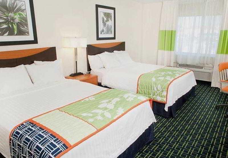 Fairfield Inn & Suites לונגוויו מראה חיצוני תמונה